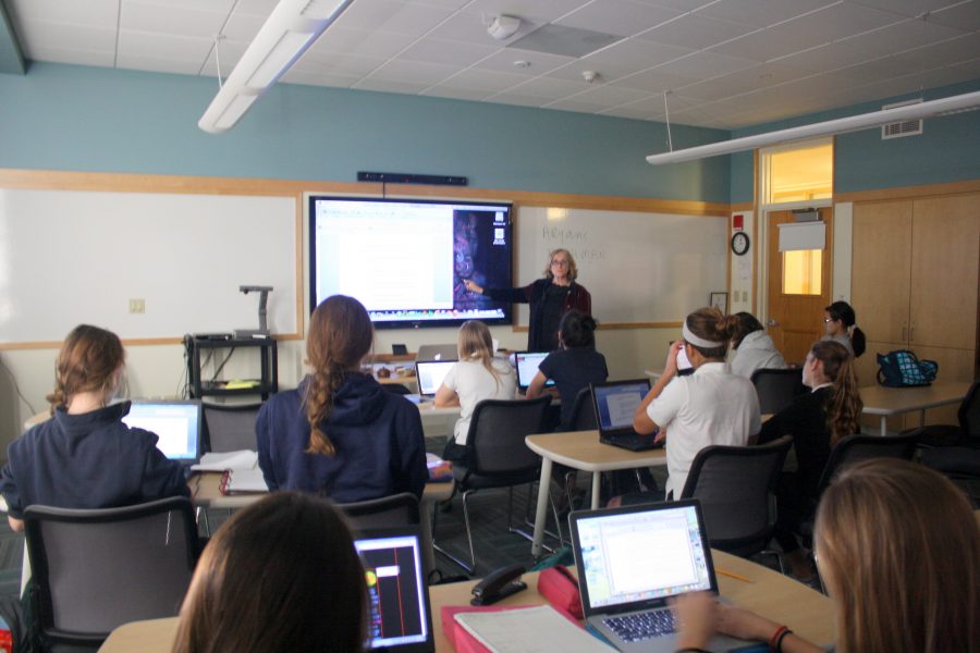 Newly renovated classrooms provide a different learning style in freshman
World History and in other classrooms at Convent of the Sacred Heart.
Kim Smith 15