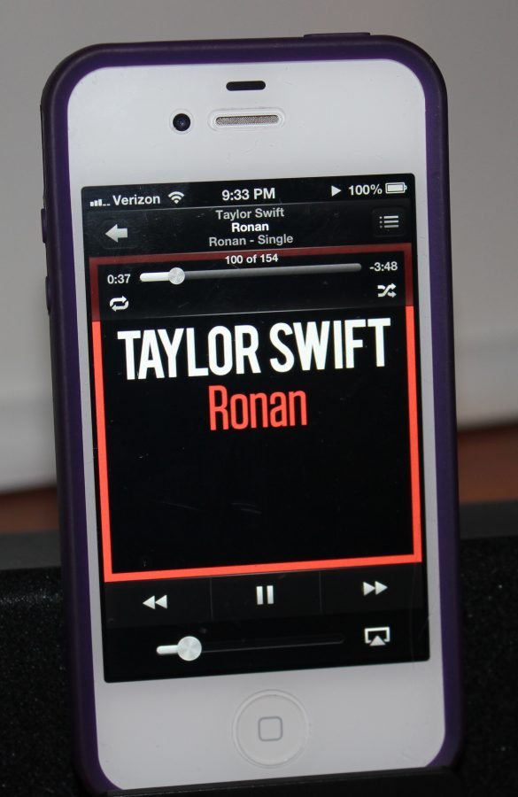Ronan+Thompsons+cancer+struggle+became+public+with+the+release+of+Taylor+Swifts+new+hit+single%2C+Ronan.+