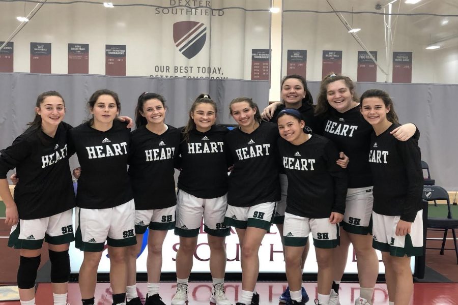 The Sacred Heart Greenwich varsity basketball team dribbled their way into winter break with the Southfield Holiday Tournament. 